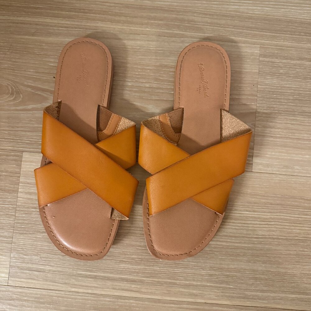 Universal Thread Crisscross Slides (Tan/Orange) – Size 9